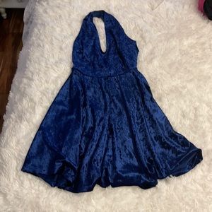 Lulu’s short blue velvet dress
